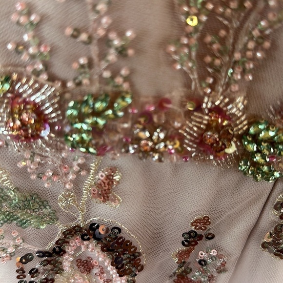 Mac Duggal FLORAL EMBELLISHED SHORT SLEEVE GOWN size 8 Sold ou… - Picture 17 of 17